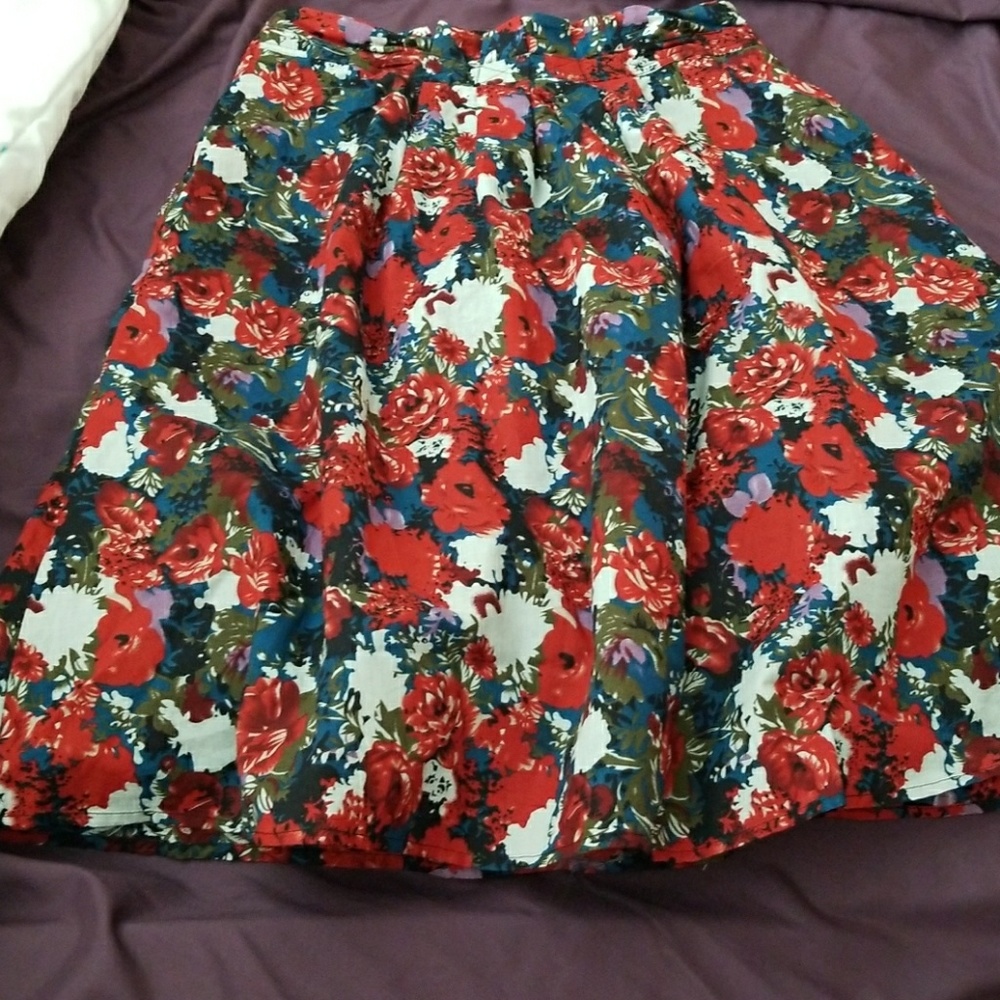 Floral print skirt
